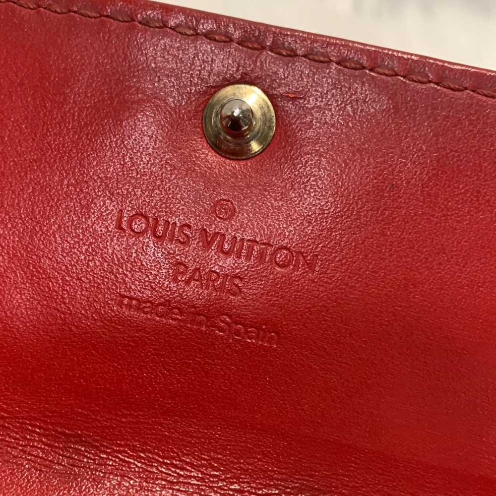 Louis Vuitton Cherry Red Patent Leather Key Holder - Picture 9 of 14